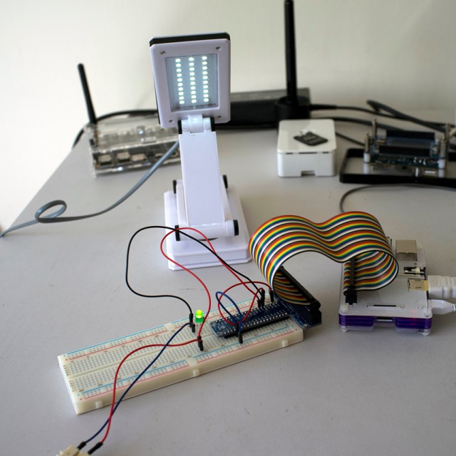 Raspberry PI LED lamp and Light sensor project 